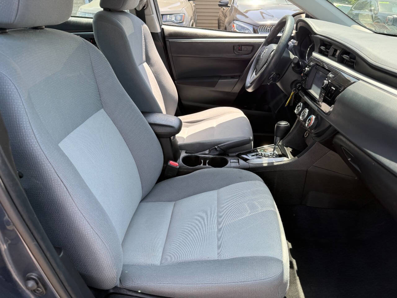 Used 2016 Toyota Corolla L FWD image 27