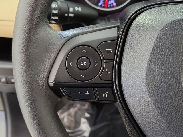 Used 2020 Toyota RAV4 XLE w/ Convenience Package FWD image 25