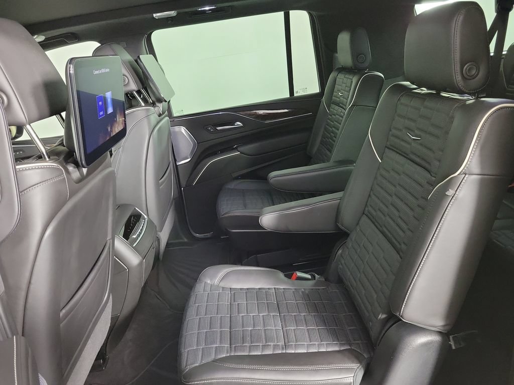 Used 2023 Cadillac Escalade ESV Premium Luxury Platinum AWD/4WD image 12