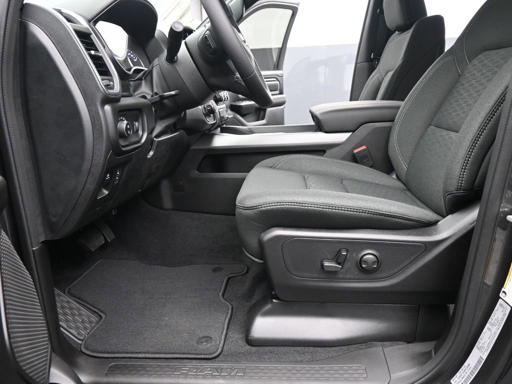 New 2025 RAM 1500 Big Horn image 10