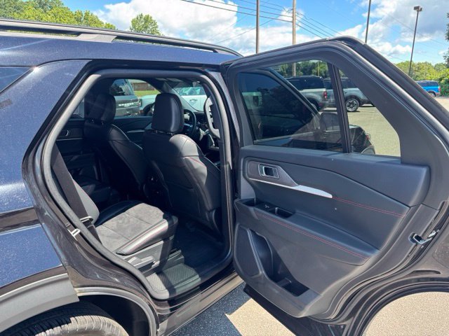 Used 2025 Ford Explorer ST AWD/4WD image 17