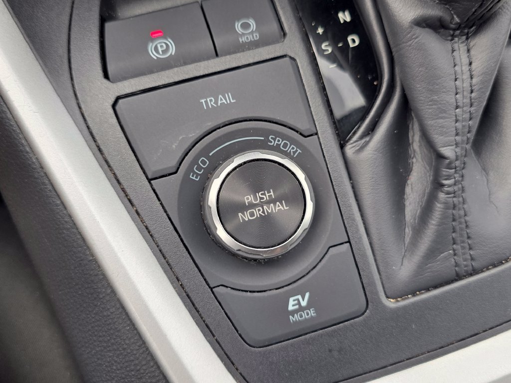 Certified 2025 Toyota RAV4 XLE AWD/4WD image 7