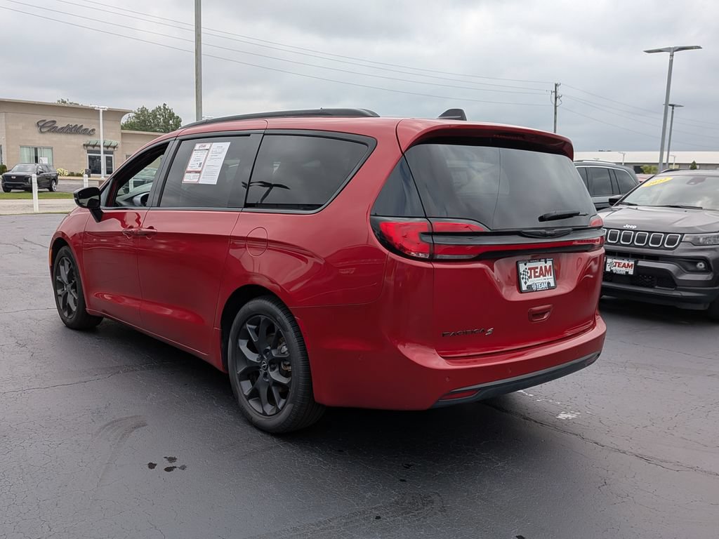 Used 2025 Chrysler Pacifica Limited FWD image 6