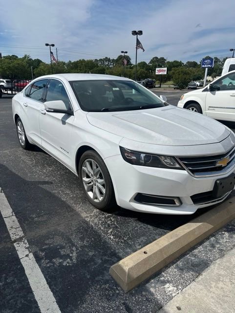 Used 2017 Chevrolet Impala LT FWD image 2