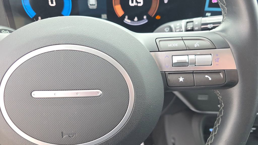 Used 2025 Hyundai Kona SEL image 15