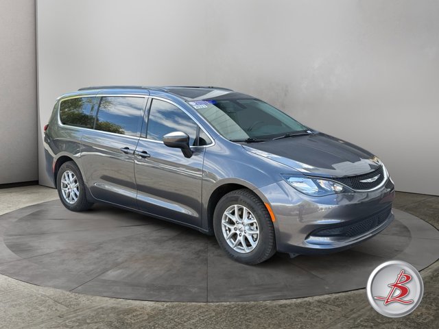 Used 2021 Chrysler Voyager Lxi FWD image 1