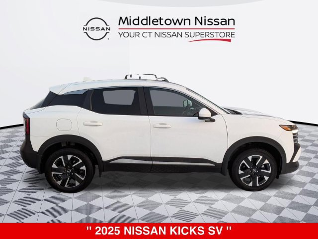 Used 2025 Nissan Kicks SV AWD/4WD image 2