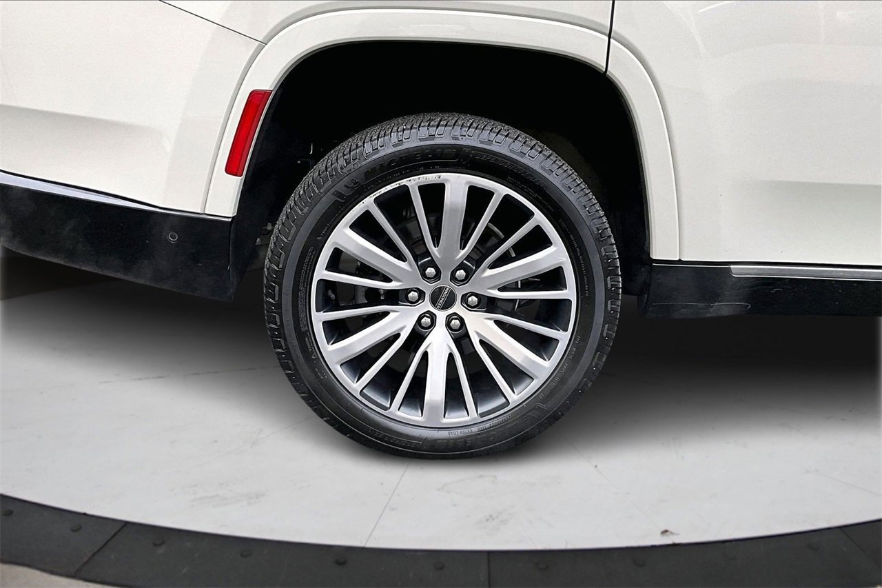 Used 2022 Jeep Grand Wagoneer Series III image 38