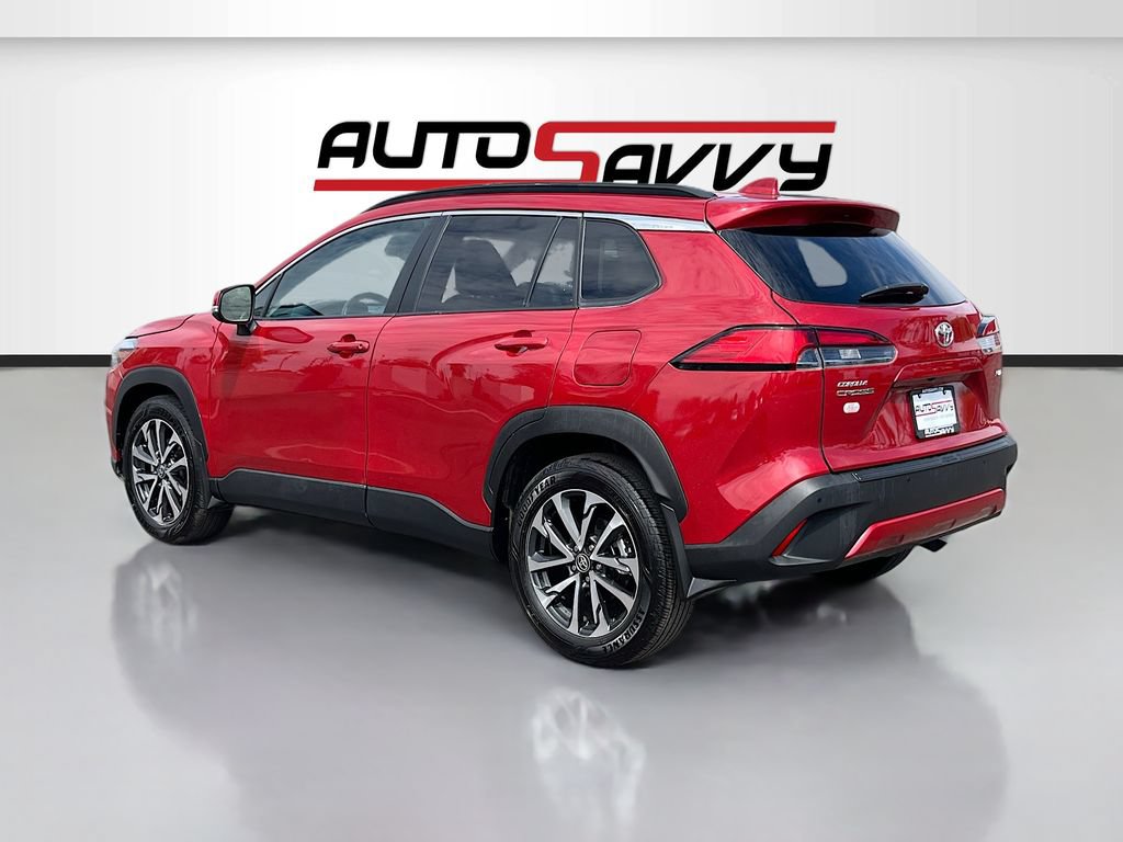 Used 2024 Toyota Corolla Cross XLE w/ Convenience Package FWD image 5