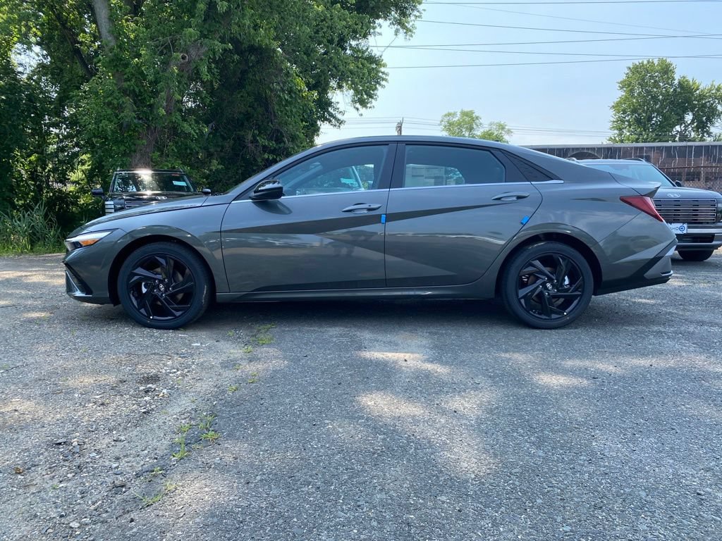 New 2026 Hyundai Elantra SEL Sport Premium FWD image 7