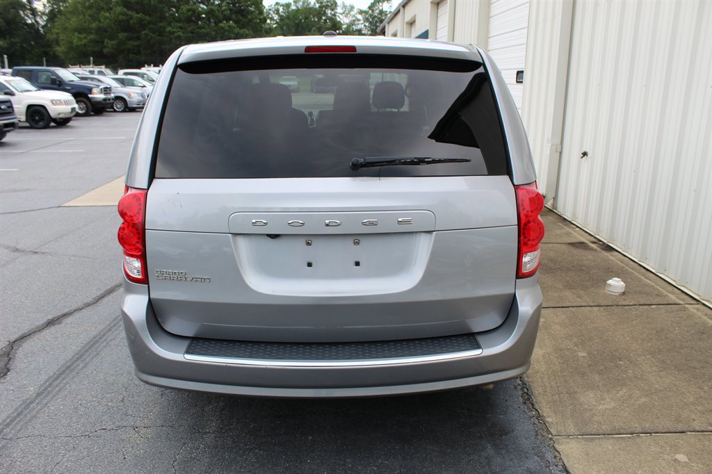 Used 2020 Dodge Grand Caravan SE w/ UConnect Hands-Free Group image 13
