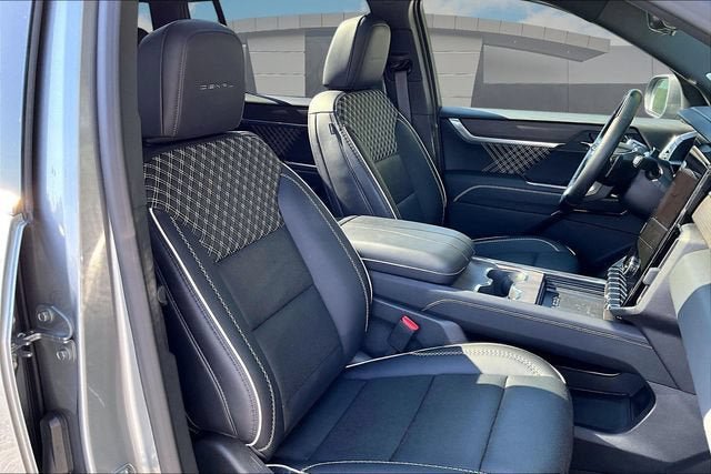 Certified 2025 GMC Acadia Denali w/ Super Cruise Package AWD/4WD image 7