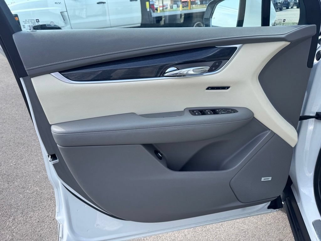 Used 2022 Cadillac XT6 Premium Luxury w/ Technology Package AWD/4WD image 12