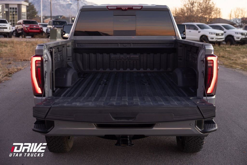 Used 2025 GMC Sierra 3500 AT4 w/ AT4 Premium Plus Package image 10