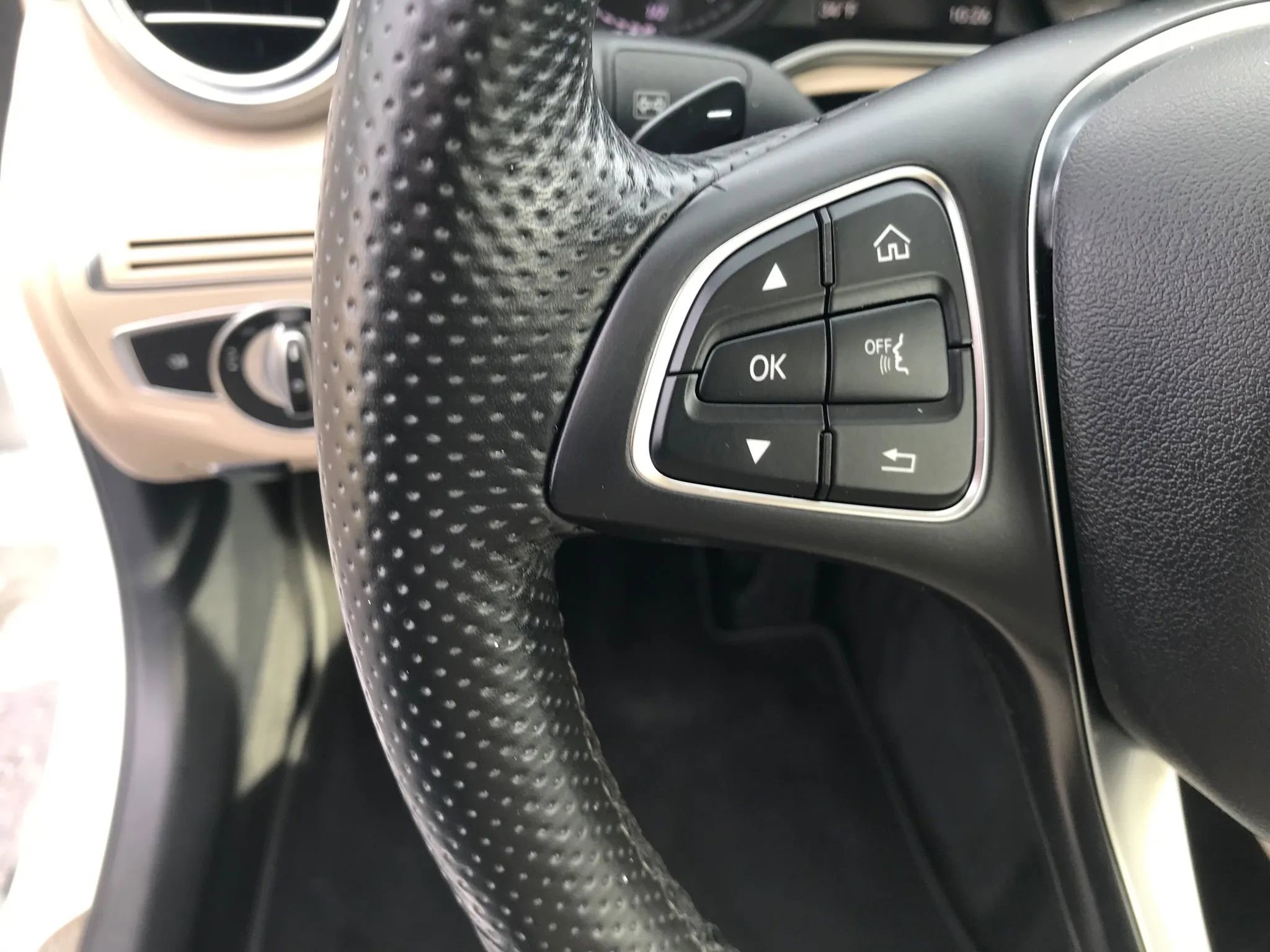 Used 2017 Mercedes-Benz C 300 4MATIC Sedan image 16