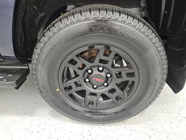 Certified 2024 Toyota 4Runner TRD Off-Road Premium w/ Off Road Premium Plus Package AWD/4WD image 11