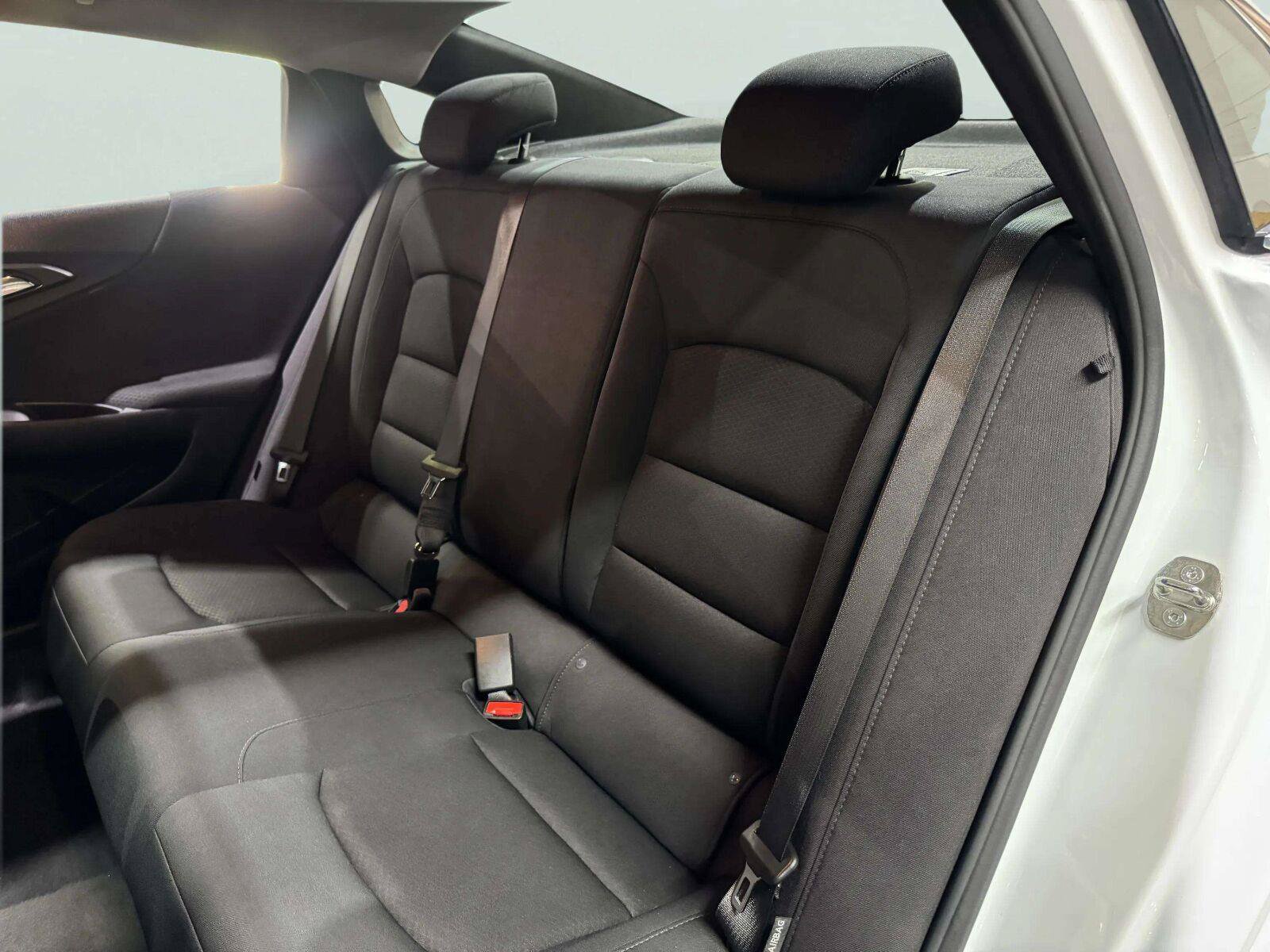 Used 2023 Chevrolet Malibu RS FWD image 34