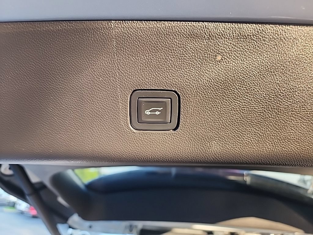 Used 2018 Chevrolet Traverse LT AWD/4WD image 13