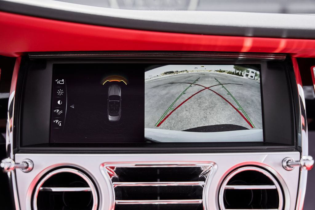 Used 2018 Rolls-Royce Dawn RWD image 70