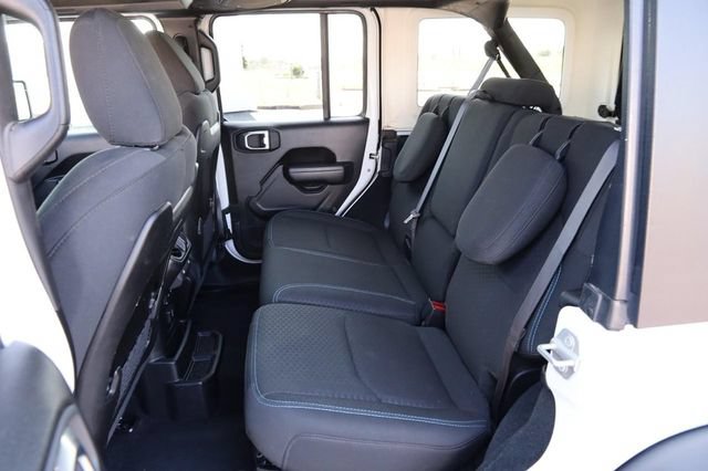 Used 2024 Jeep Wrangler Unlimited Rubicon 4xe AWD/4WD image 9