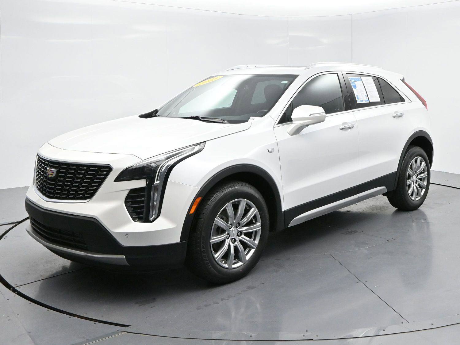 Used 2023 Cadillac XT4 Premium Luxury w/ Cold Weather Package AWD/4WD image 3