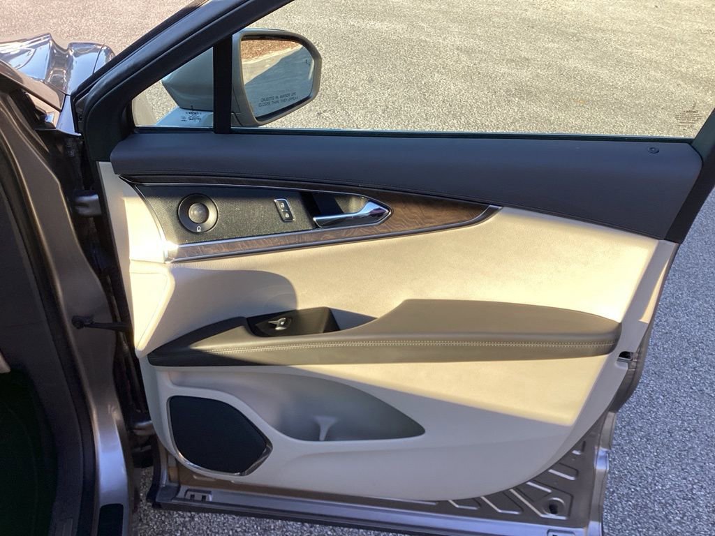 Used 2020 Lincoln Nautilus Reserve w/ Cargo Utility Package image 26