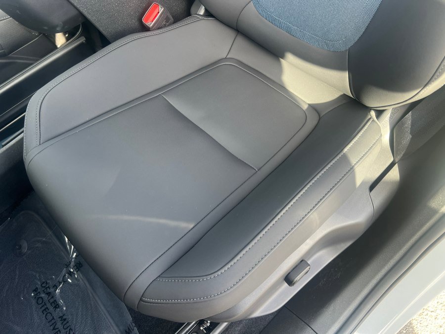 Used 2025 Volvo EX30 Ultra image 17