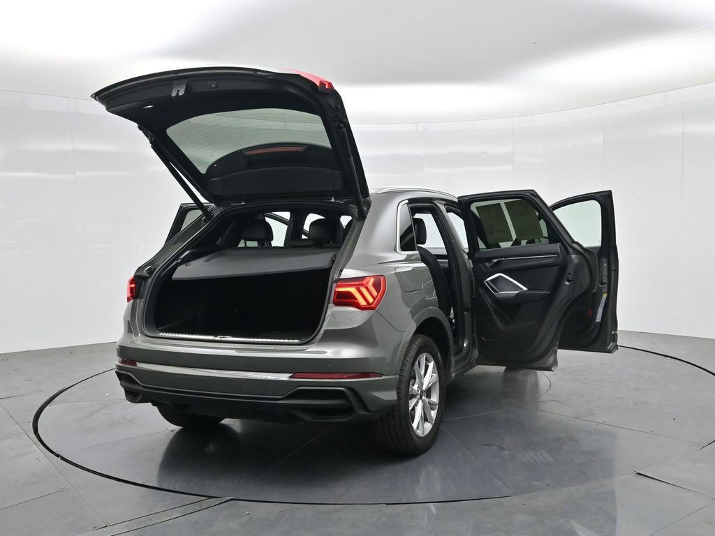Used 2025 Audi Q3 2.0T Premium image 30
