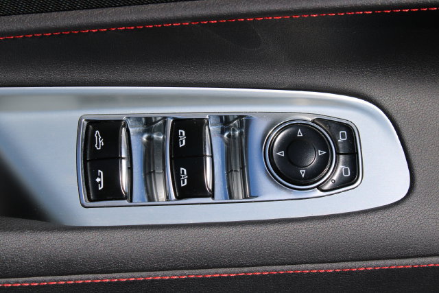 Used 2021 Chevrolet Corvette Stingray Convertible w/ Z51 Performance Package RWD image 11