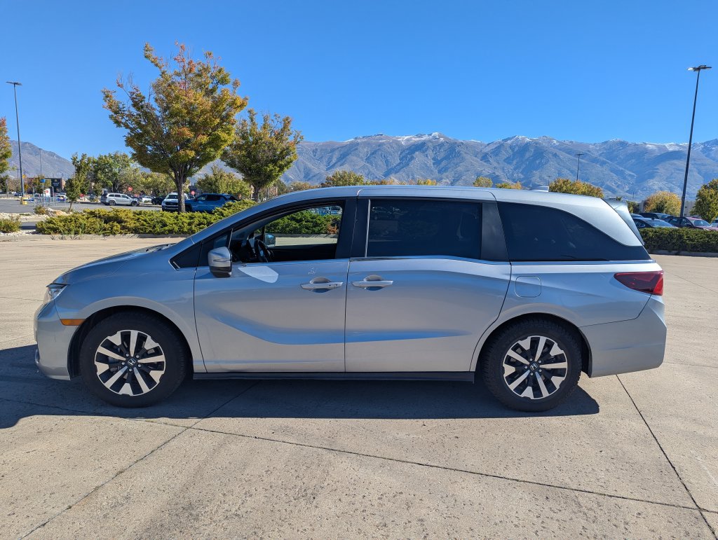 Used 2025 Honda Odyssey EX-L image 7