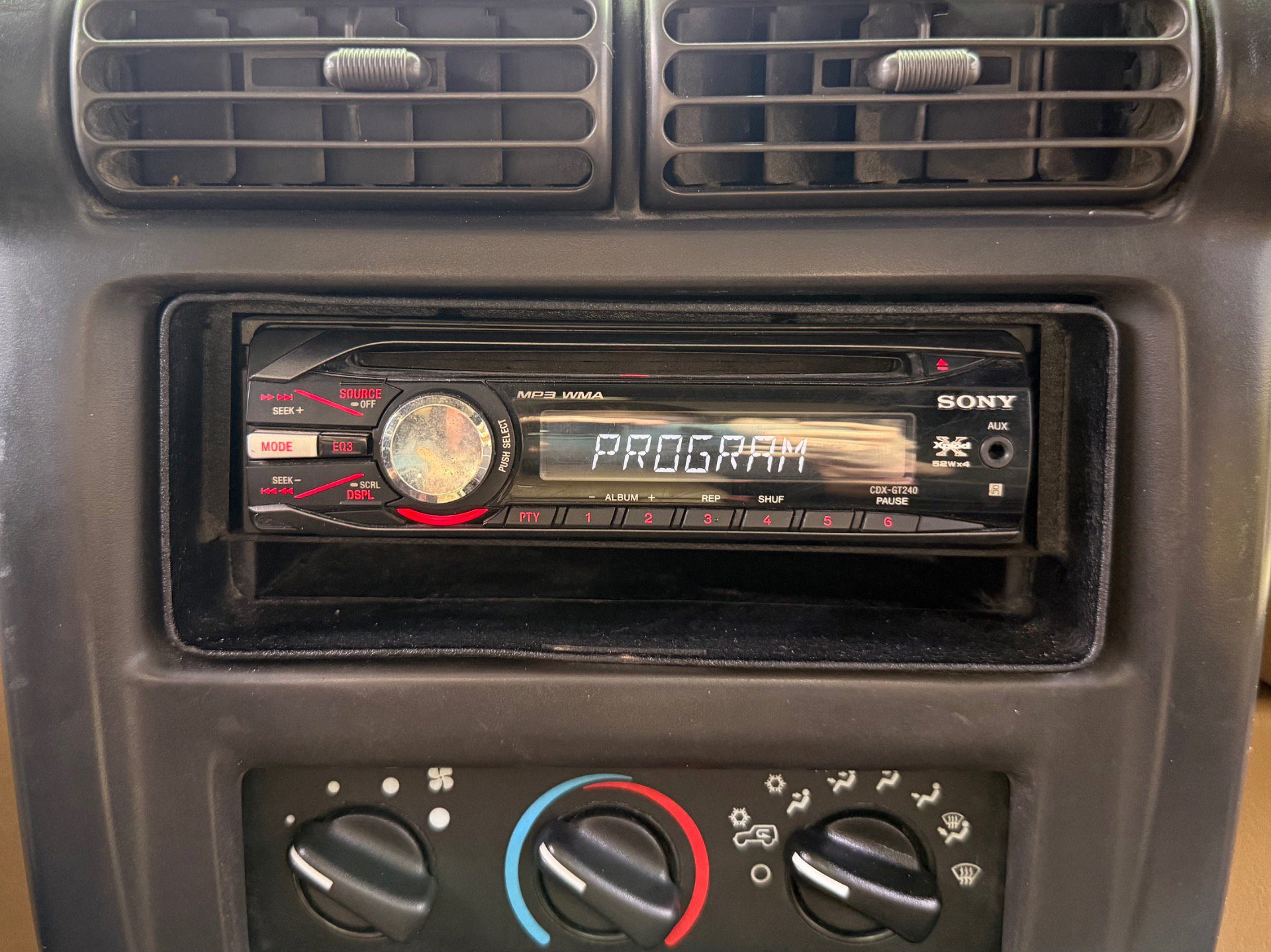 Used 2000 Jeep Wrangler Sport image 27