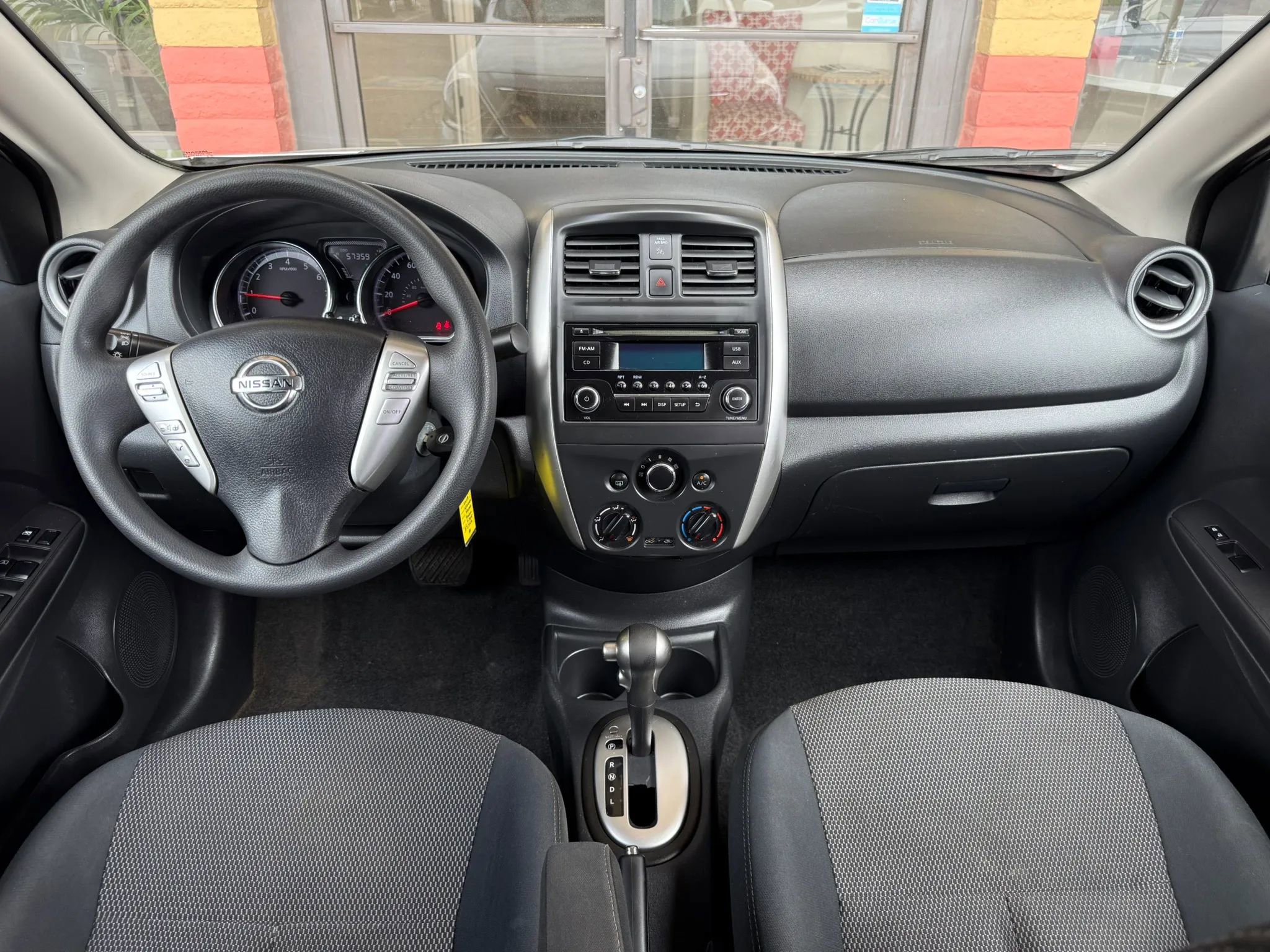 Used 2015 Nissan Versa SV image 28