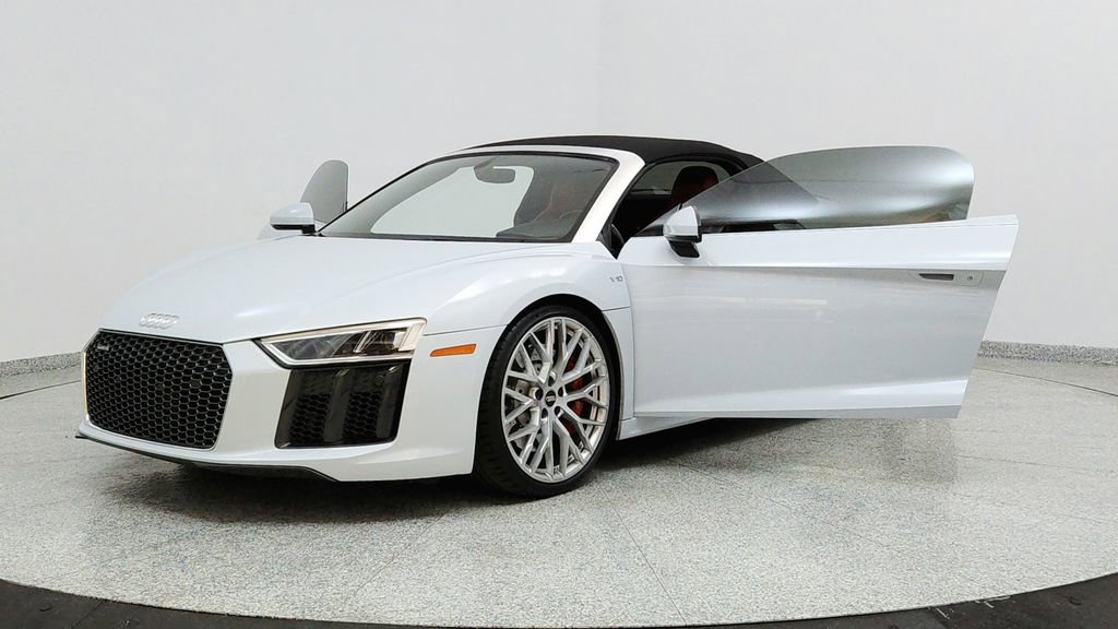Used 2017 Audi R8 V10 w/ Carbon Exterior Package image 9