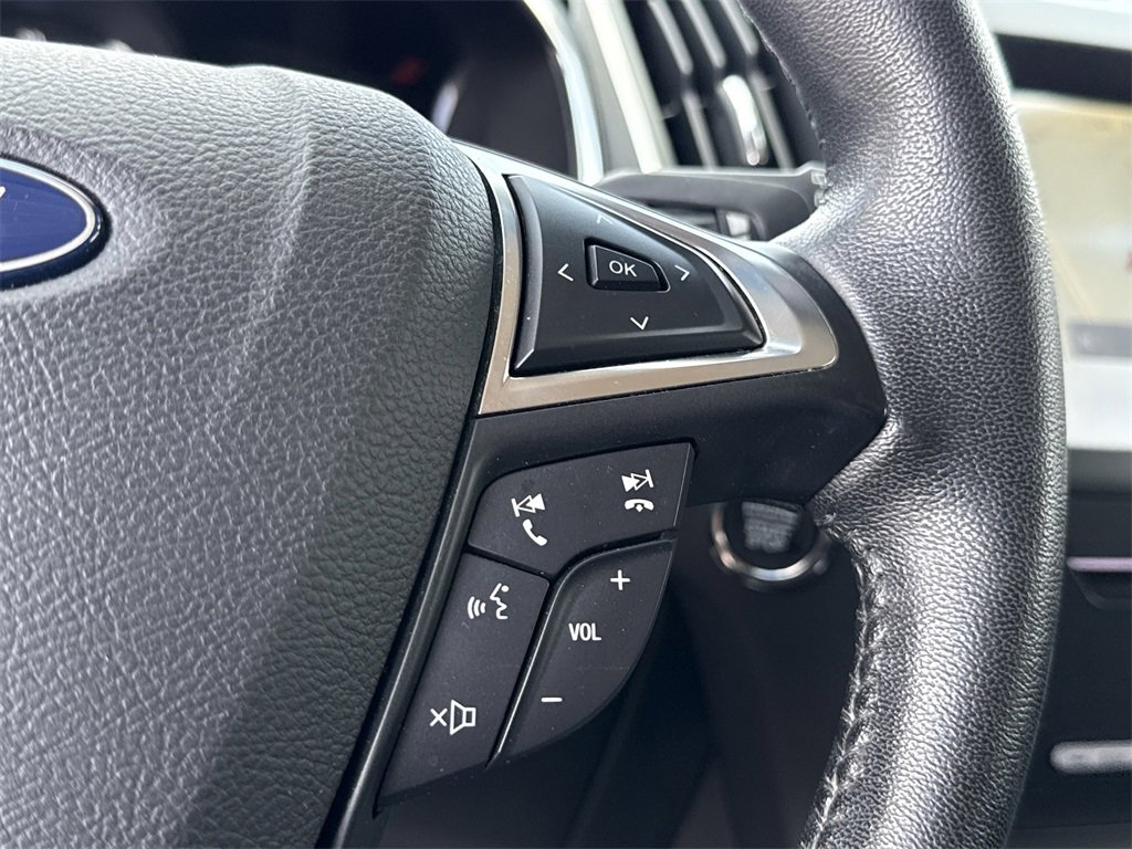 Used 2019 Ford Edge Titanium image 44