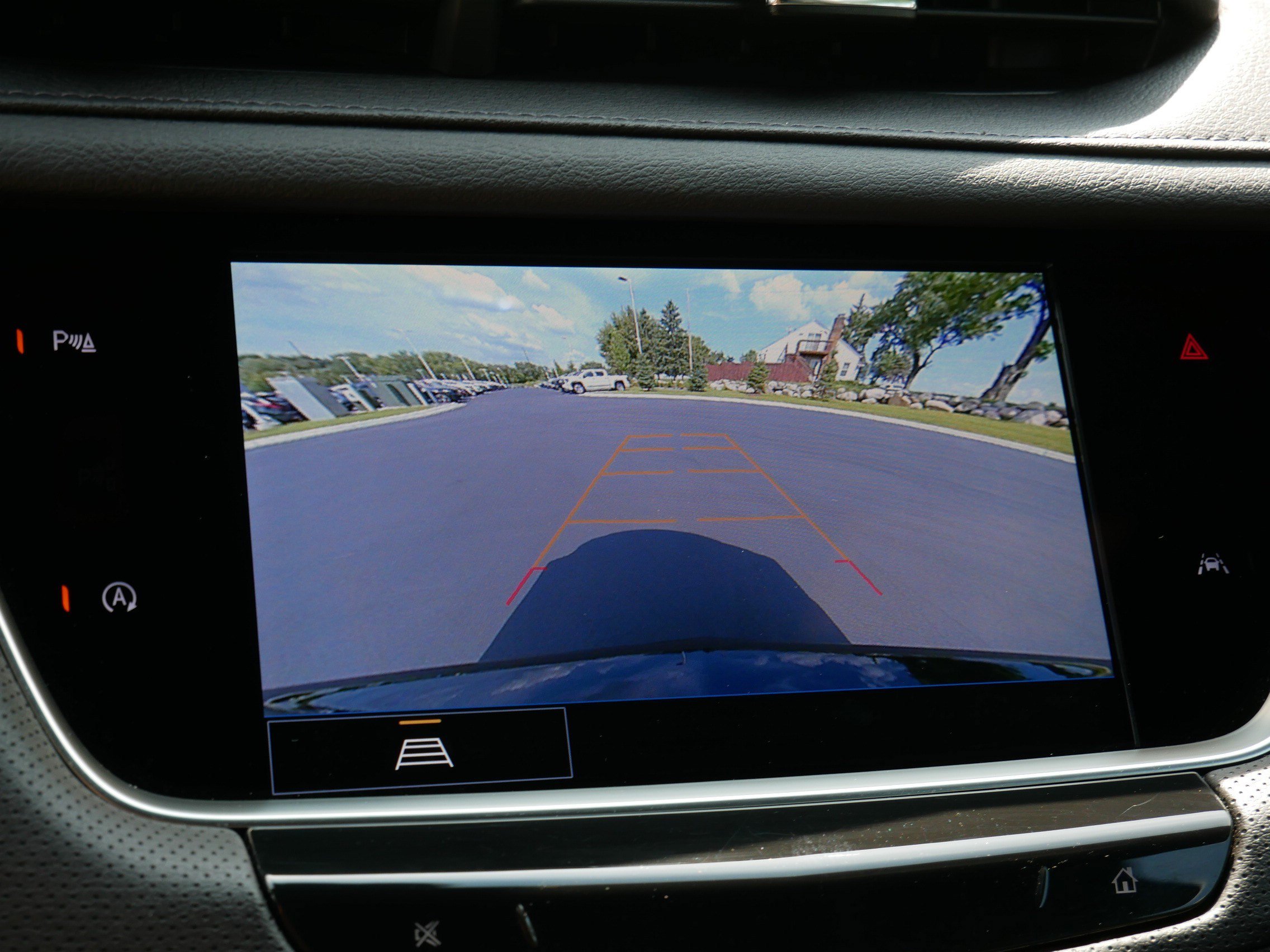 Used 2025 Cadillac XT6 Luxury FWD image 27