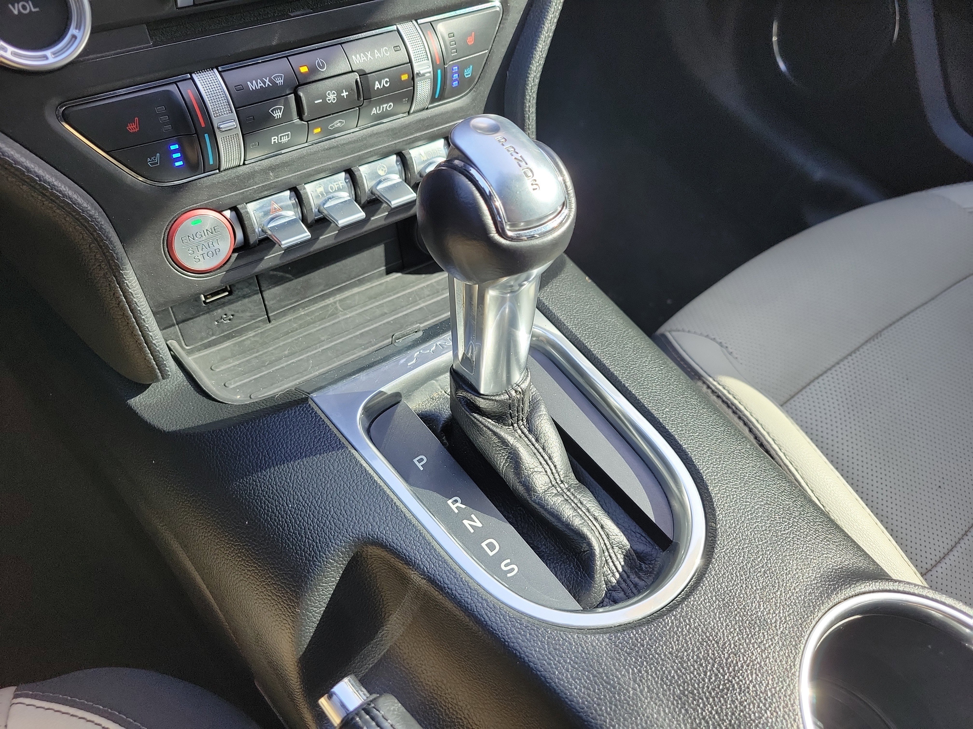 Used 2018 Ford Mustang Premium image 31