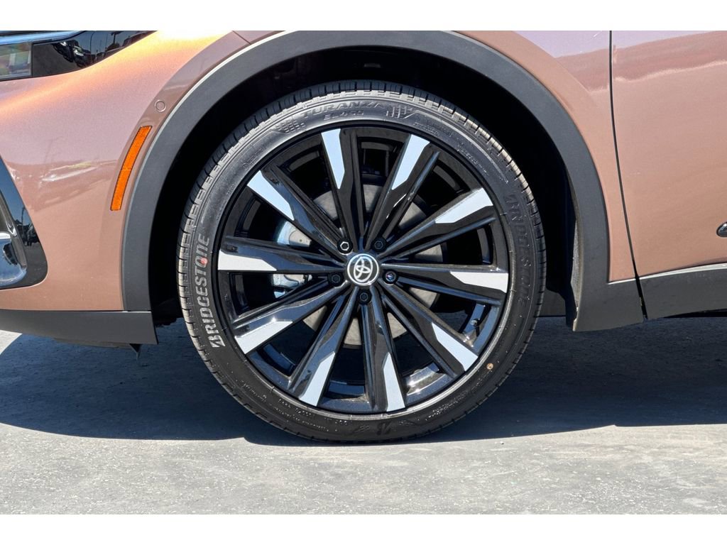 New 2026 Toyota Crown Platinum image 32