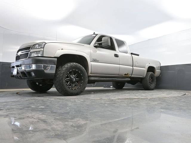 Used 2006 Chevrolet Silverado 3500 LT w/ Heavy-Duty Power Package AWD/4WD image 40