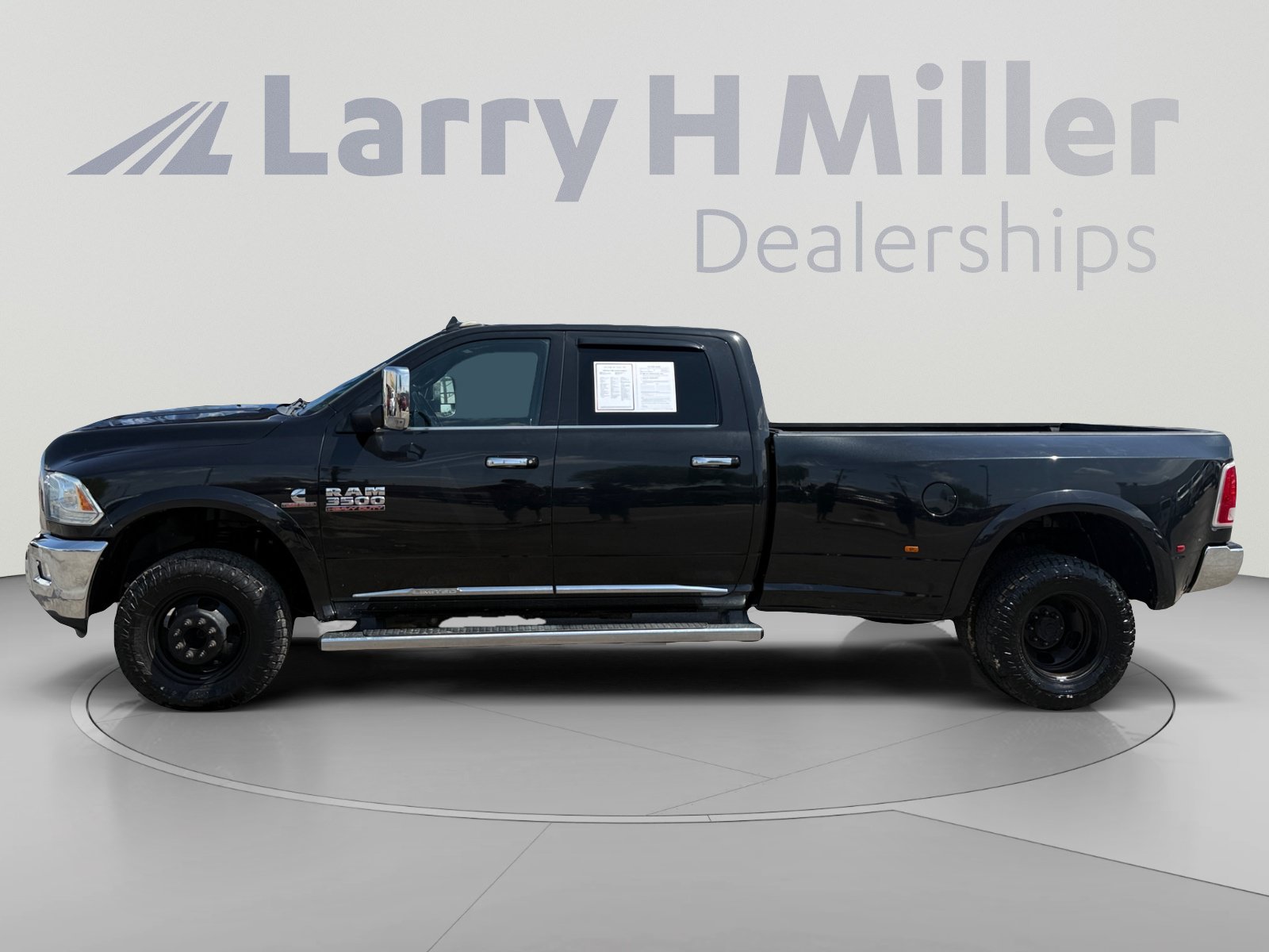 Used 2018 RAM 3500 Laramie Longhorn w/ Max Tow Package AWD/4WD image 2