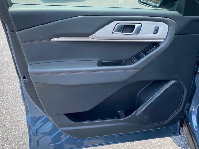 Used 2025 Ford Explorer Active w/ Active Comfort Package AWD/4WD image 11