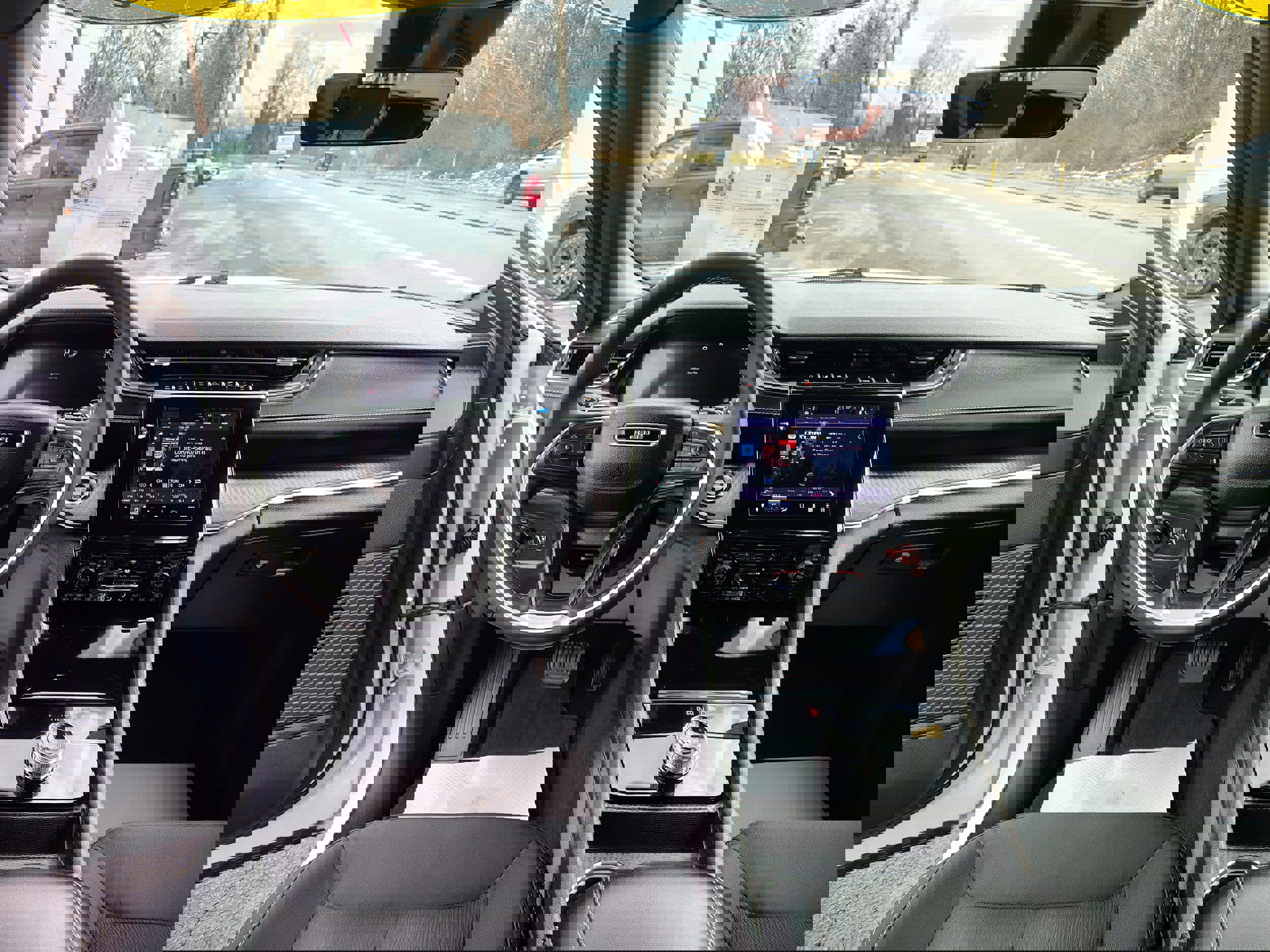 Certified 2025 Jeep Grand Cherokee Laredo X w/ Luxury Tech Group I image 22