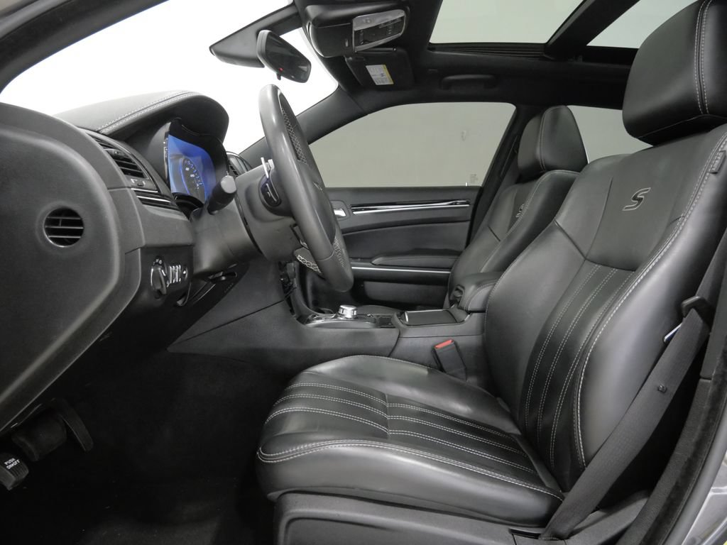 Used 2023 Chrysler 300 S RWD image 12