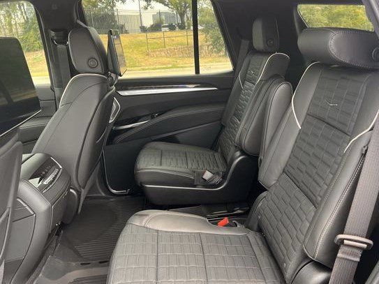 New 2026 Cadillac Escalade Platinum Sport w/ LPO, ONYX Package AWD/4WD image 28