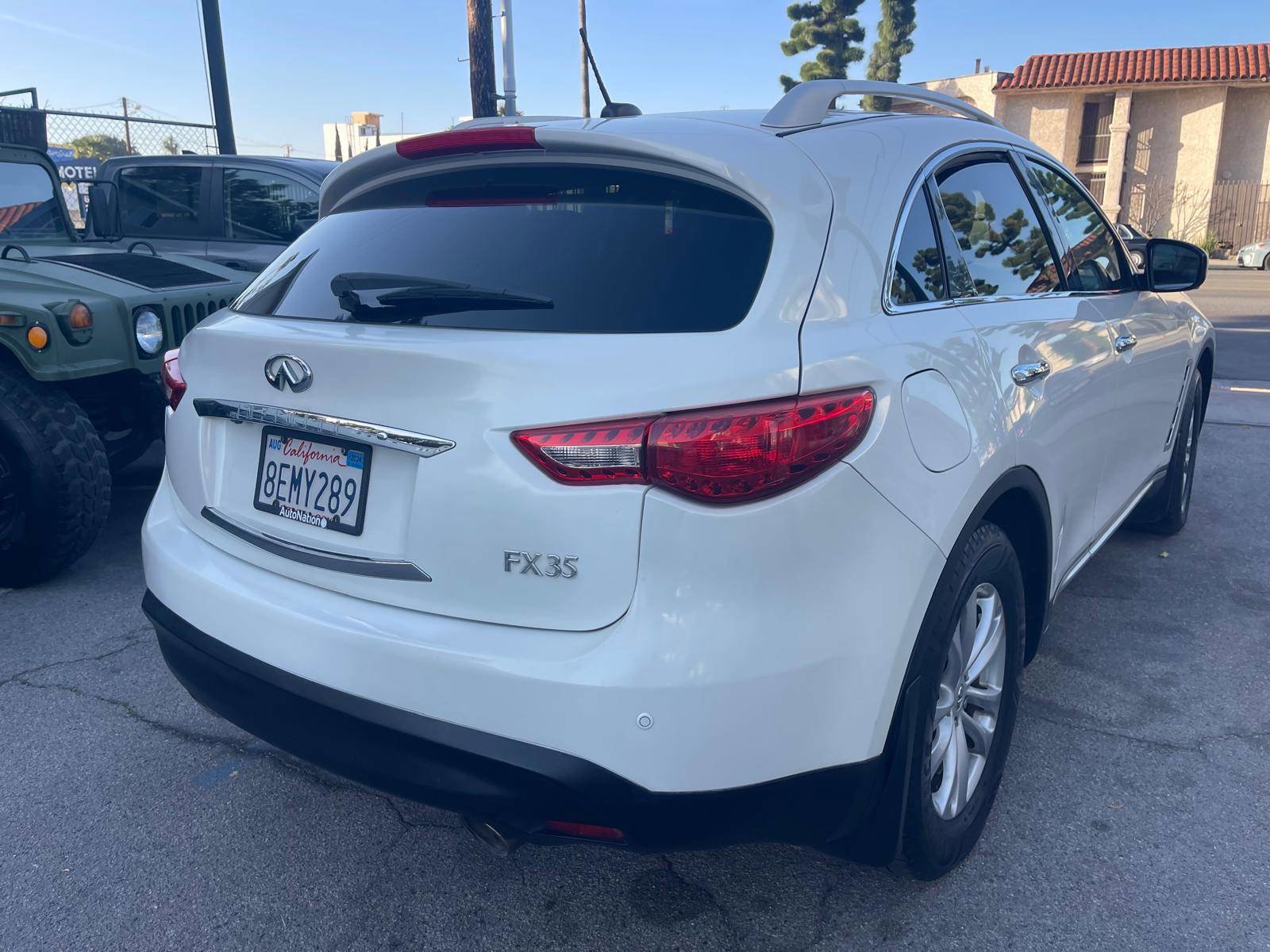 Used 2010 INFINITI FX35 AWD w/ Navigation Pkg image 3