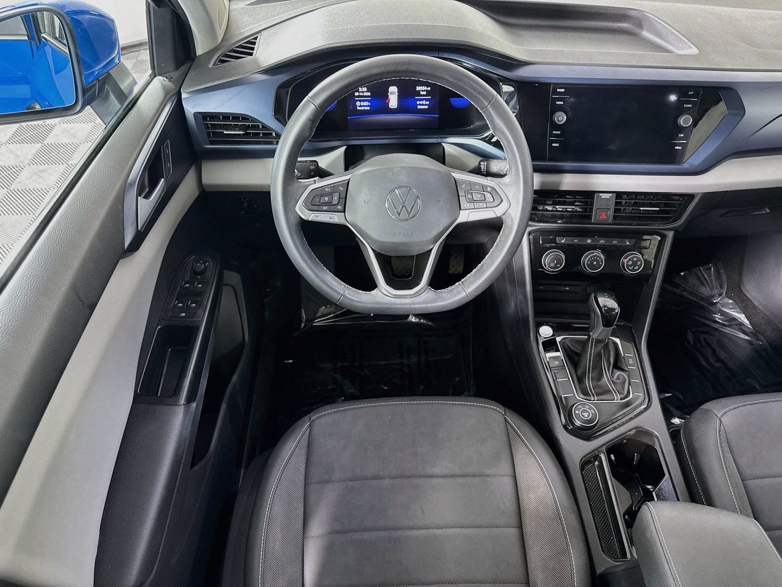 Certified 2023 Volkswagen Taos SE w/ Panoramic Sunroof Package AWD/4WD image 21