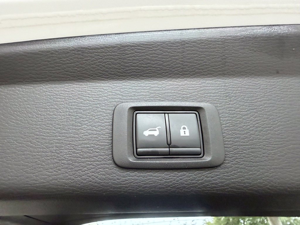 Used 2023 Mitsubishi Outlander 4WD Plug-In Hybrid image 33