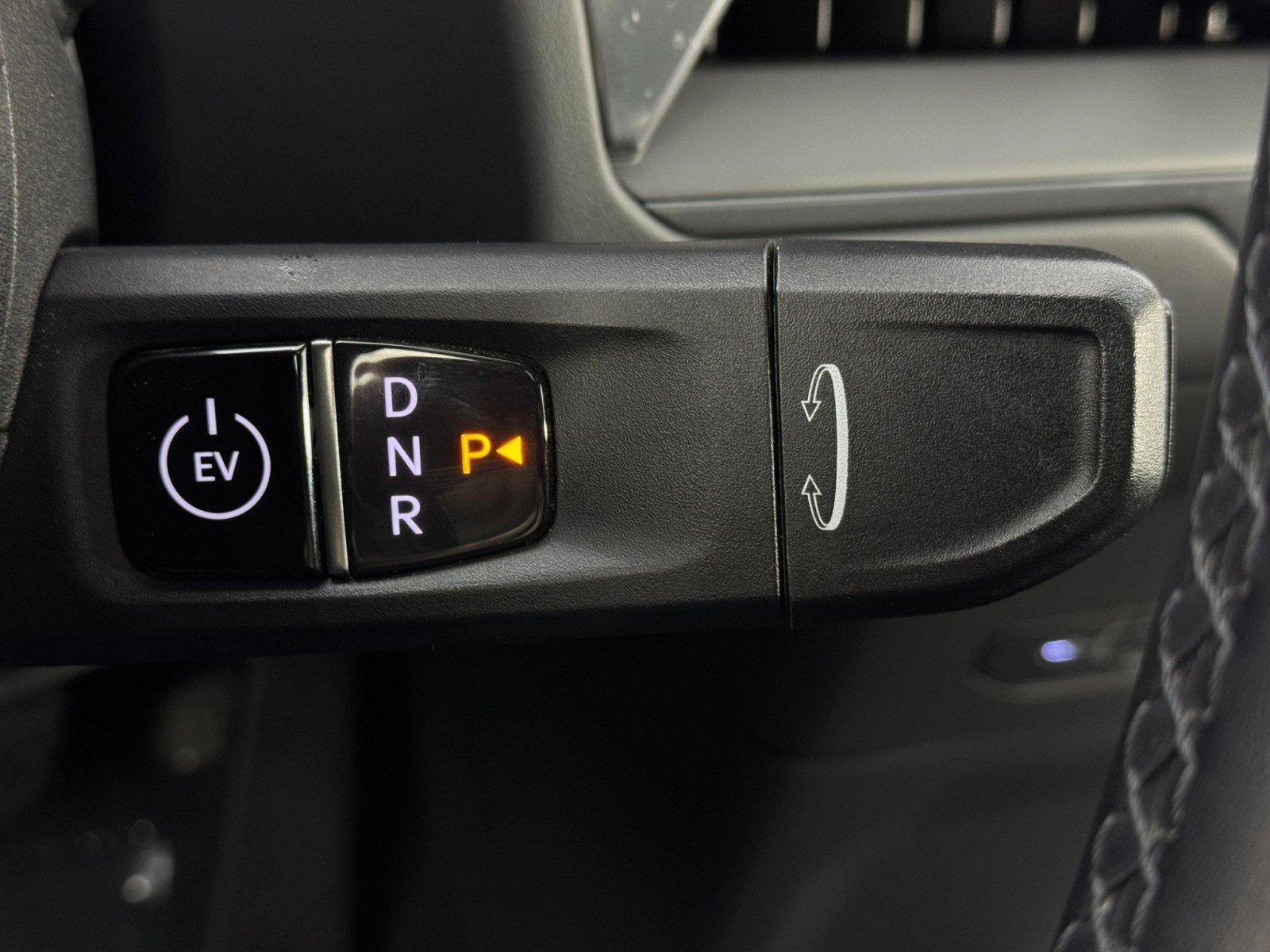 Used 2024 Kia EV9 Land image 25