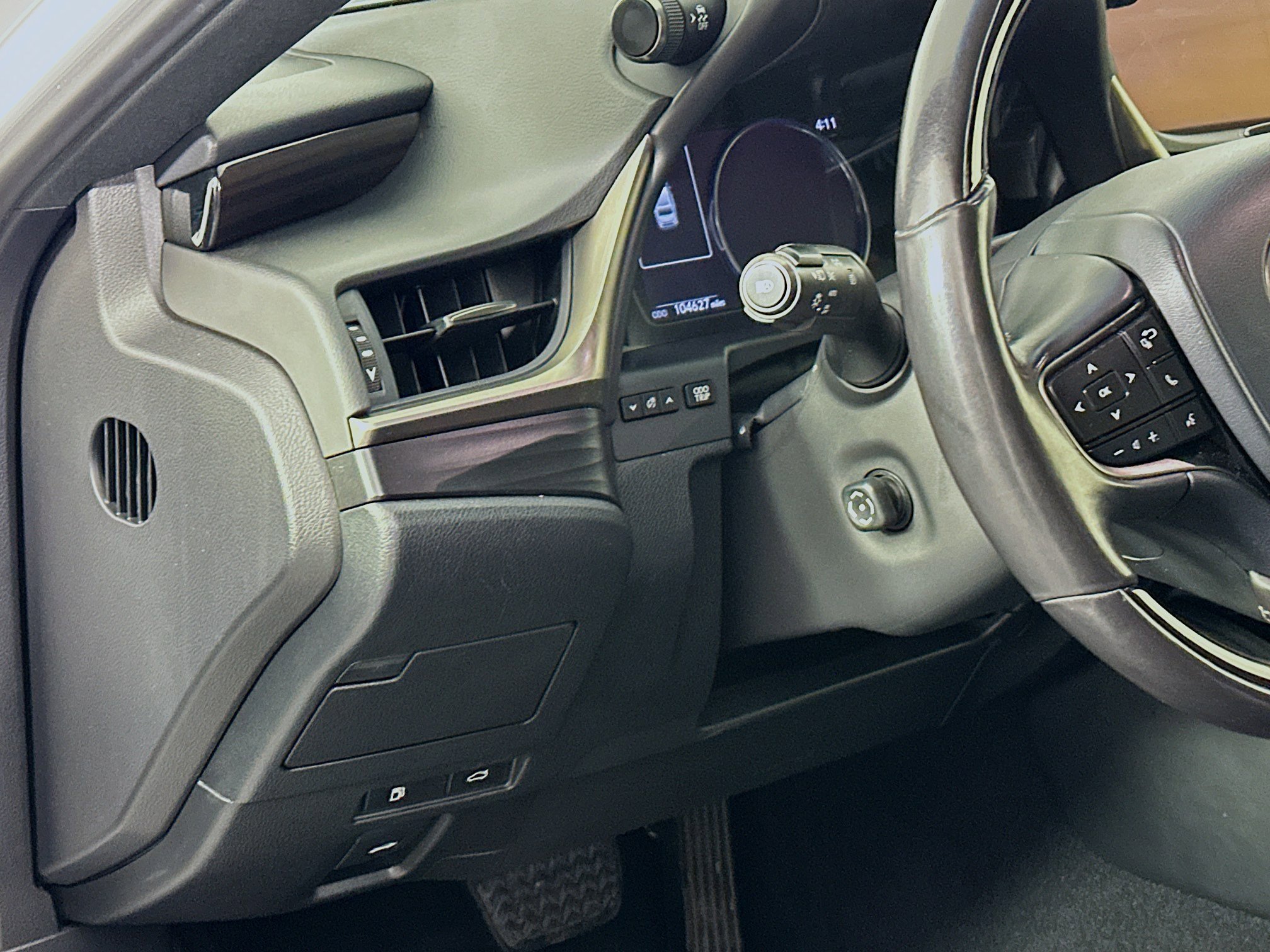 Used 2019 Lexus ES 300h w/ Premium Package FWD image 17