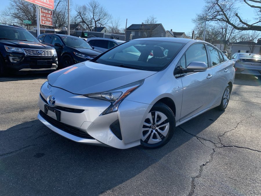 Used 2016 Toyota Prius Three image 1