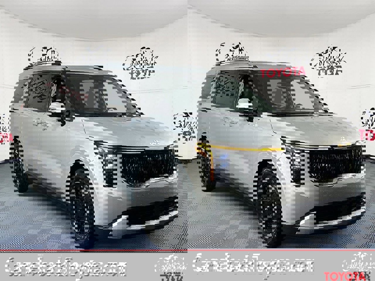 Used 2025 Kia Carnival EX image 1